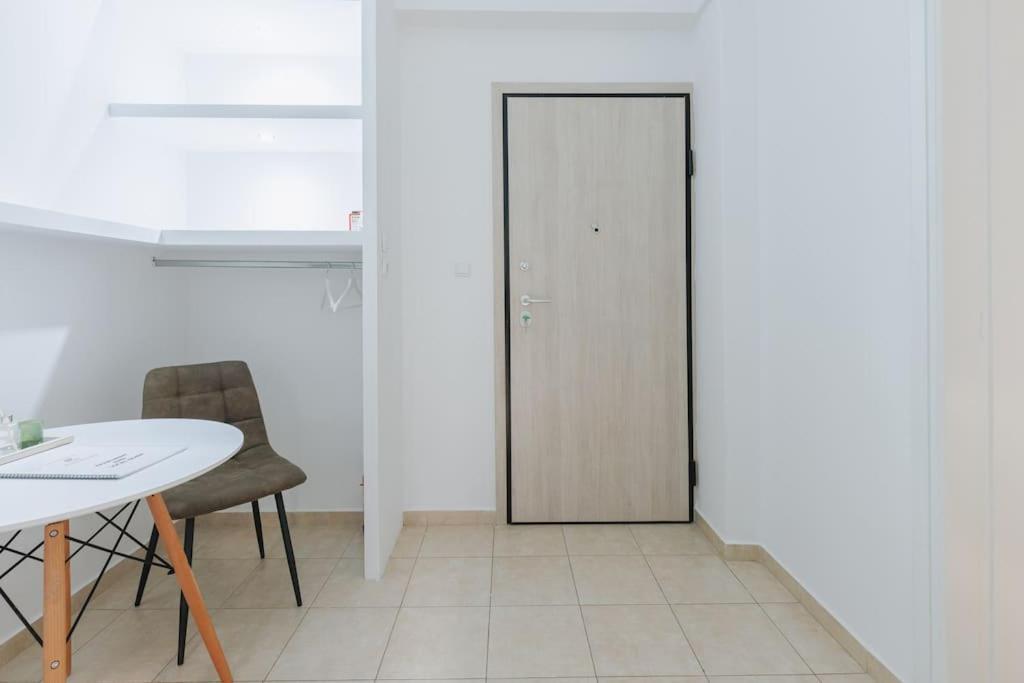 Serene Ground Floor In Gkyzi Athens