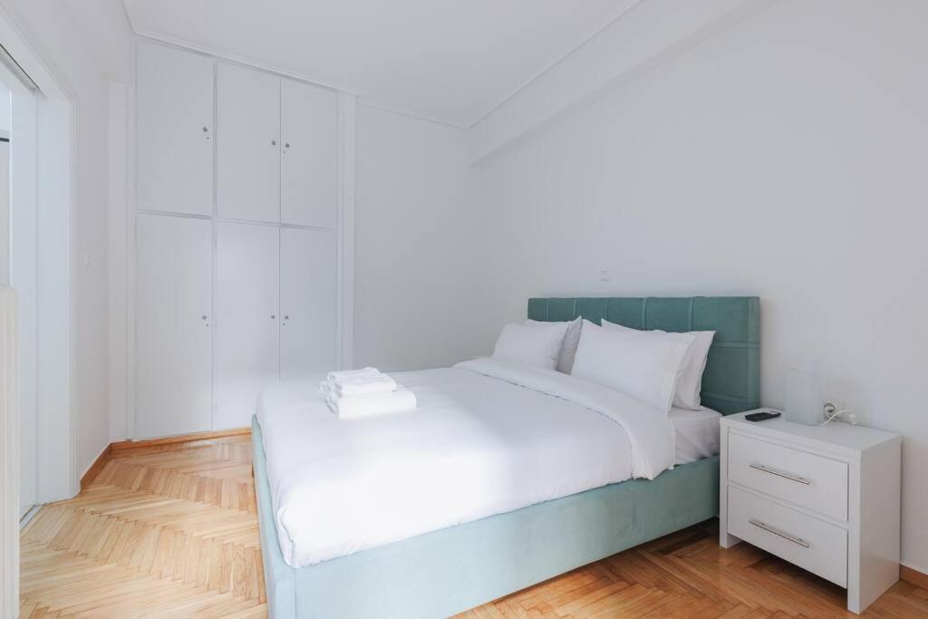 Serene Ground Floor In Gkyzi Apartment Athens